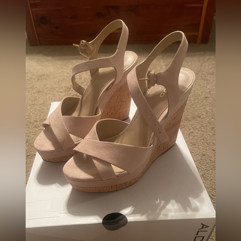 ALDO Madyson Nude Wedge Size 9
